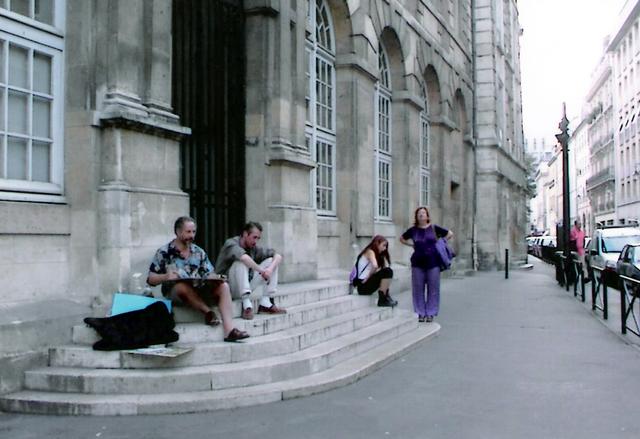 Paris. Drawing in the street